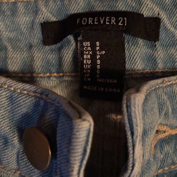 Ripped Jeans - Picture 2 of 3